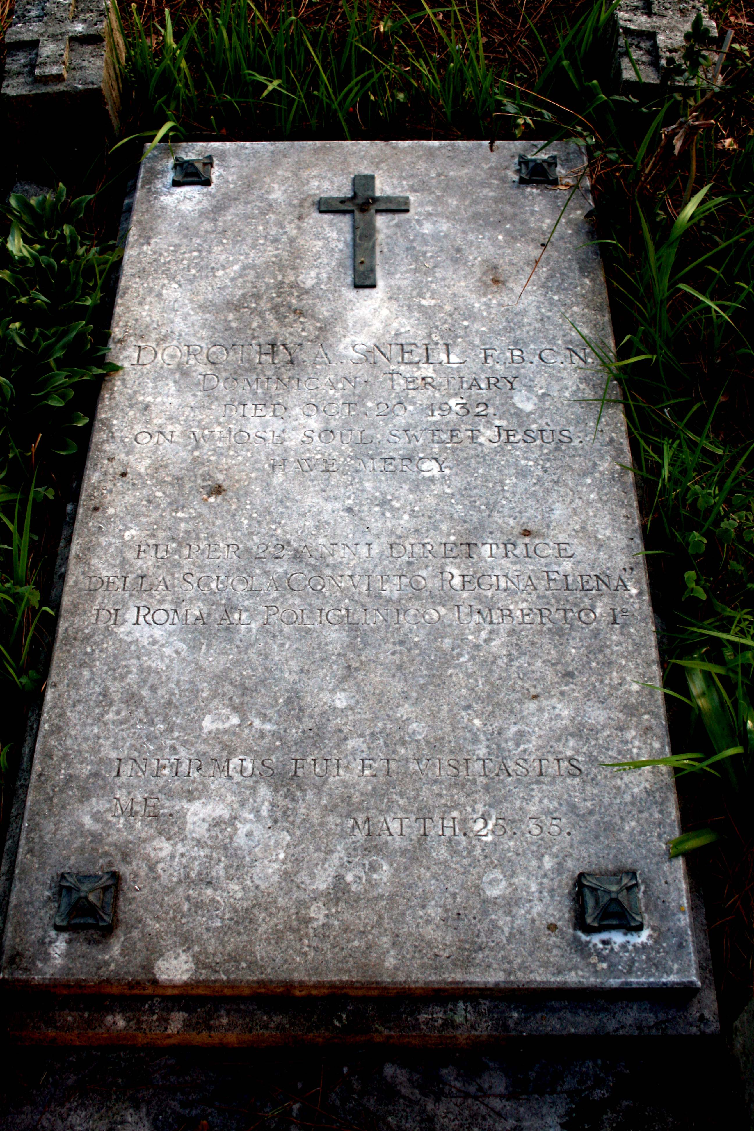 Dorothy Snell's tomb in Rome.jpg